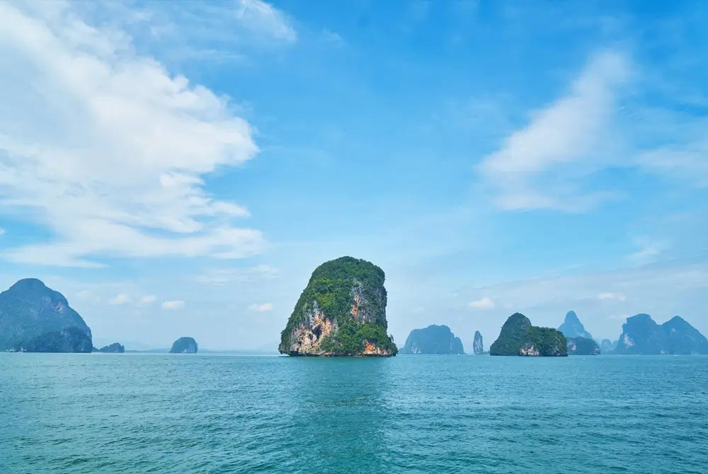 Exploring the Pristine Beauty of Ha Long Bay: Journey Through Enchanting Islands - Dipo Store